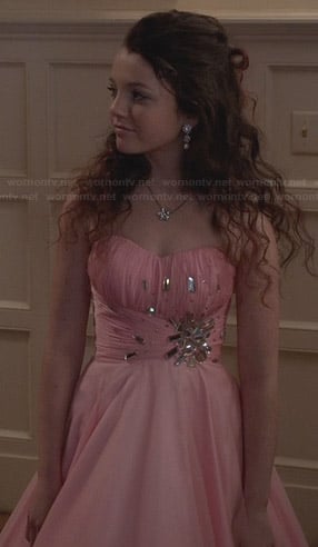 Dorrit’s pink prom dress on The Carrie Diaries