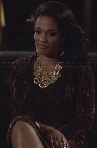 Larissa’s leopard print wrap dress on The Carrie Diaries