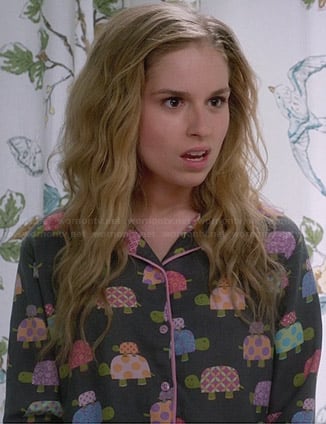 Lisa’s turtle pajamas on Suburgatory