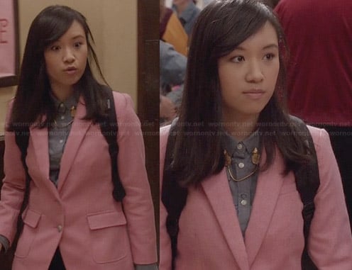 Mouse’s horse shoe print shirt and pink blazer on The Carrie Diaries