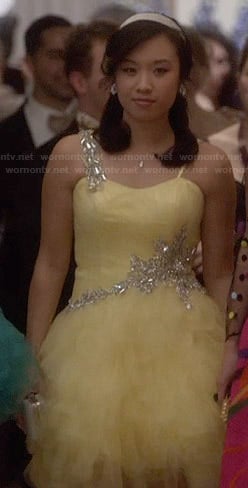 Mouse’s yellow prom dress on The Carrie Diaries