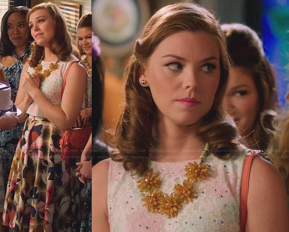AnnaBeth’s mint green lace crop top, checked and floral skirt and yellow flower necklace on Hart Of Dixie