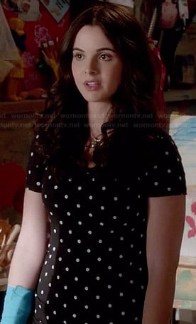 Bay’s black and white polka dot tee on Switched at Birth