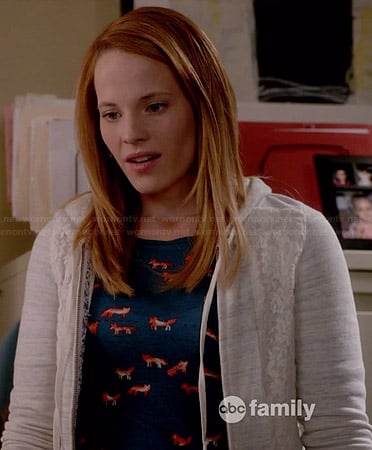 Daphne’s blue fox print top and grey lace hoodie on Switched at Birth