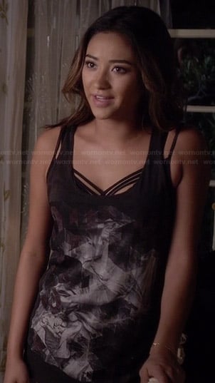 Emily’s black graphic tank top on Pretty Little Liars