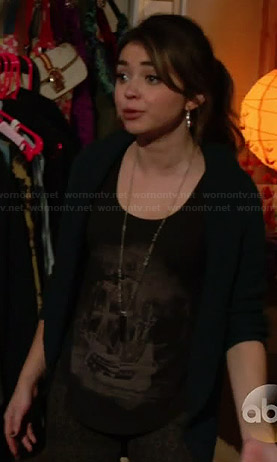 Haley’s black boat graphic top on Modern Family