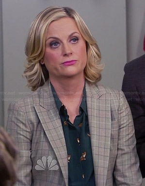 Leslie’s green fox print top on Parks and Recreation