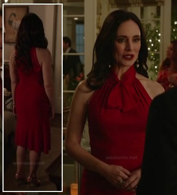 Victorias red dress with neck tie on Revenge