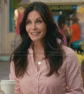 Jules’s pink speckled print crinkled shirt on Cougar Town