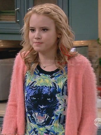 Lennox’s panther graphic top on Melissa and Joey