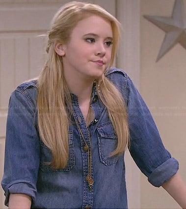 Lennox’s denim shirt with studded collar on Melissa and Joey