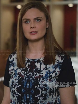 Brennan’s mirrored print top on Bones