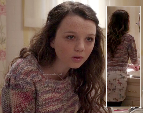 Dorrit's horse print skirt on The Carrie Diaries