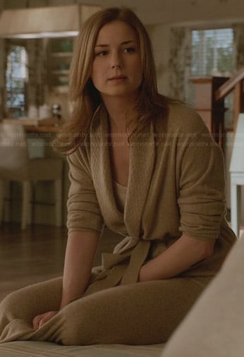 Emily’s beige robe on Revenge