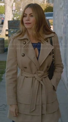 Gloria’s cream tiered trench coat on Modern Family