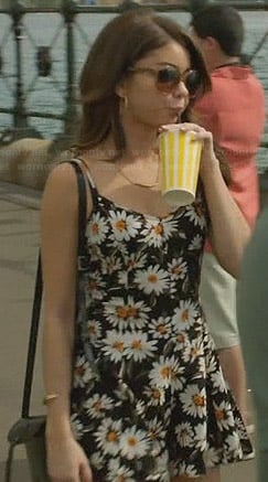Haley’s daisy print dress on Modern Family
