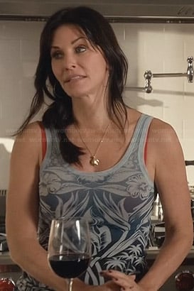 Jules’s blue tropical print tank top on Cougar Town