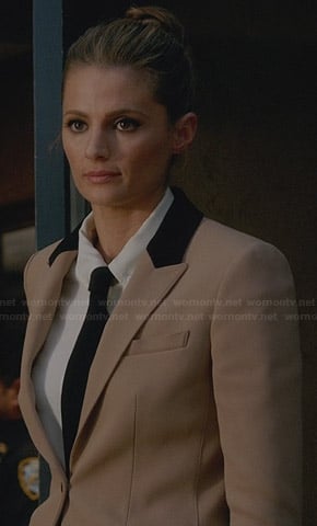 Kate’s beige blazer with black collar on Castle