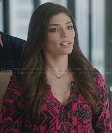 Lauren’s pink geometric print blouse on The Crazy Ones
