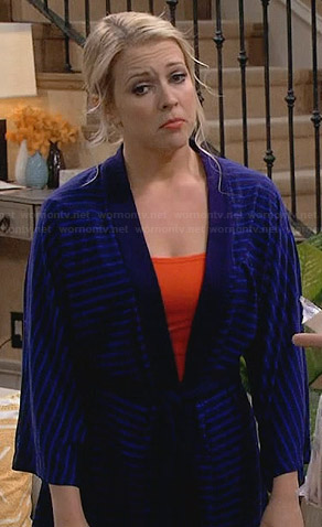 Mel’s blue striped robe on Melissa and Joey