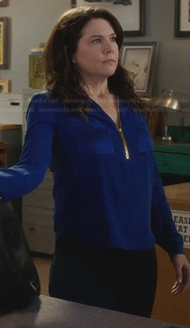 Sarah’s blue zip front blouse on Parenthood