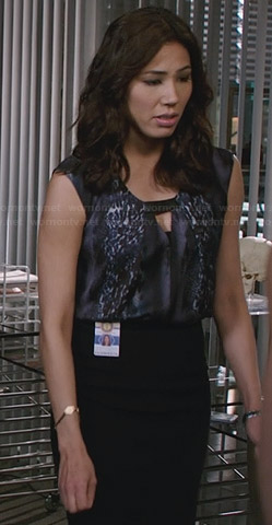 Angela’s grey leopard print keyhole top on Bones