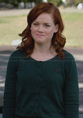 Tessa’s green star cardigan on Suburgatory