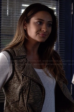 Emily’s beige zebra print vest on Pretty Little Liars