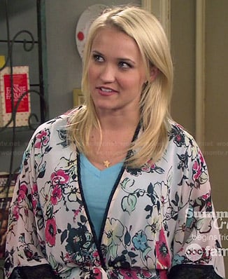 Gabi’s floral kimono jacket on Young and Hungry