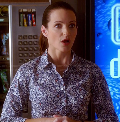 Ginny’s blue floral shirt on Bad Teacher