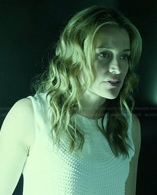 Annie’s white dot textured top on Covert Affairs