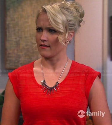 Gabi’s red faint striped tee and silver spiked necklace on Young and Hungry