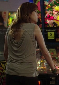 Gretchen’s grey sleeveless top with draped open back on You’re the Worst