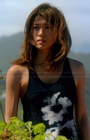 Kono’s black floral tank top on Hawaii Five-O