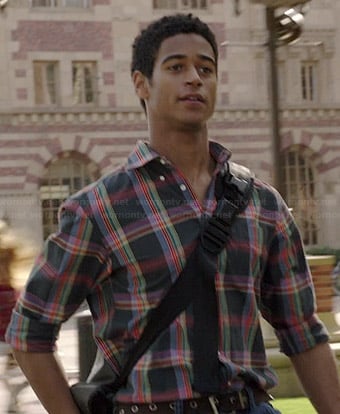 Wes’s grey multi colored plaid shirt on How to Get Away with Murder