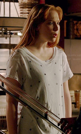 Alexis’s white star print t-shirt on Castle
