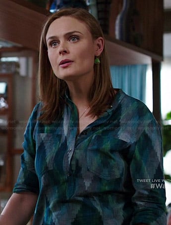 Brennan’s green and blue printed shirt on Bones