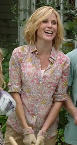 Claire’s floral shirt on Modern Family