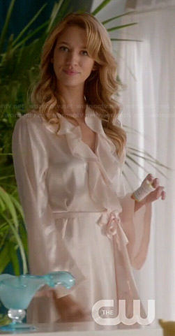 Petra’s long ruffle front robe on Jane the Virgin
