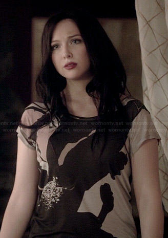 Alexis’s abstract print tee on Castle