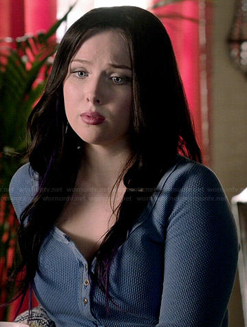 Alexis’s blue textured henley tee on Castle