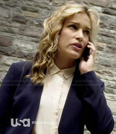 Annie’s cream sleeveless shirt with scalloped trim on Covert Affairs