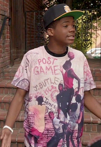 Dash’s basketball graphic tee and tiger hat on Red Band Society