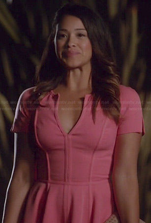 Jane’s pink split neck dress on Jane the Virgin