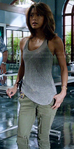 Kono’s grey mesh knit tank top and green zip pocket pants on Hawaii Five-O