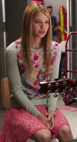 Becky’s mint green floral sweater and pink lace skirt on Degrassi