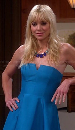Christy’s blue strapless dress on Mom