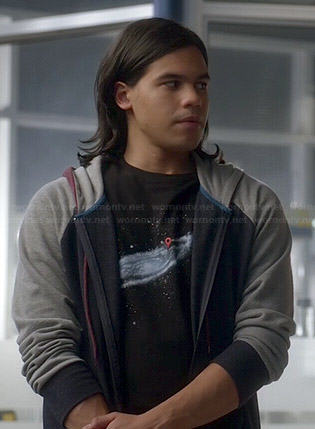 Cisco’s galaxy map pin tee on The Flash