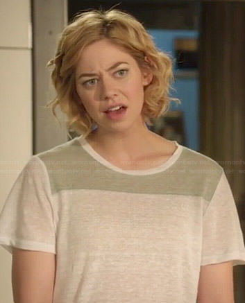 Dana’s white colorblock tee on Manhattan Love Story
