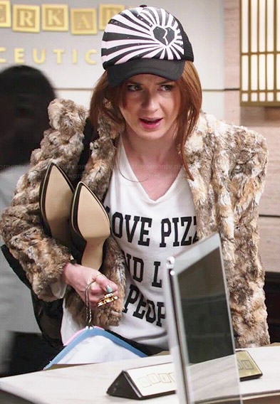 Eliza’s ‘I Love Pizza And Like 3 People’ tee and fur jacket on Selfie